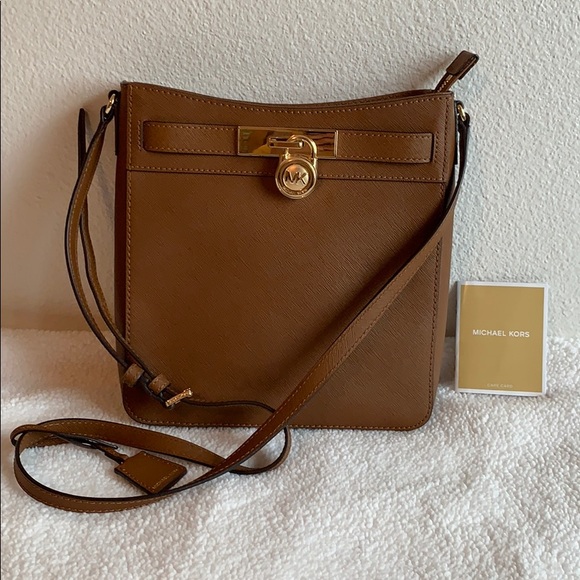 Michael Kors Handbags - NWT MICHAEL KORS Hamilton traveler messenger bag
